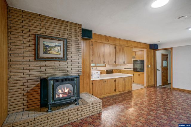 2030 21st St NE, Salem, OR 97301