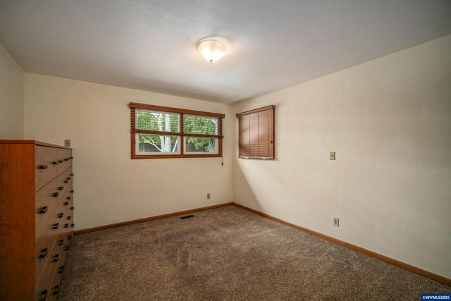 2030 21st St NE, Salem, OR 97301