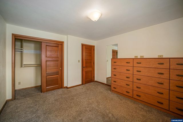 2030 21st St NE, Salem, OR 97301