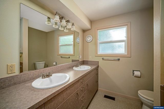2030 21st St NE, Salem, OR 97301