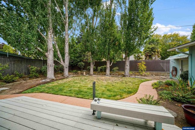 2030 21st St NE, Salem, OR 97301