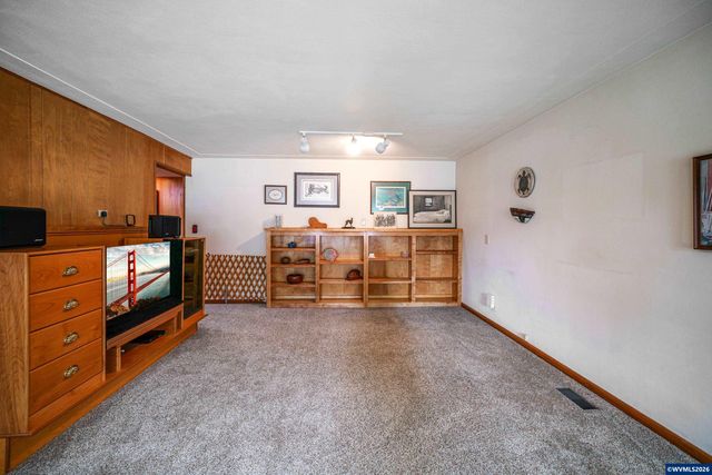 2030 21st St NE, Salem, OR 97301