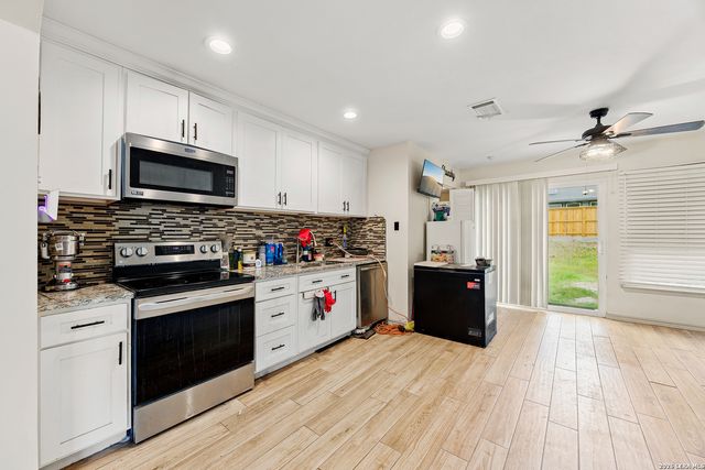 9118 Autumn Mdws, San Antonio, TX 78254