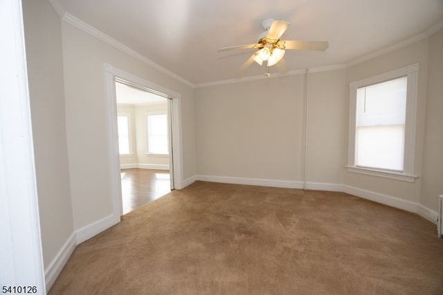 24 Townsend St, Newton Town, NJ 07860