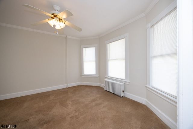 24 Townsend St, Newton Town, NJ 07860