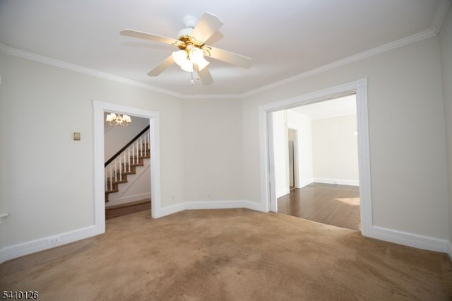 24 Townsend St, Newton Town, NJ 07860