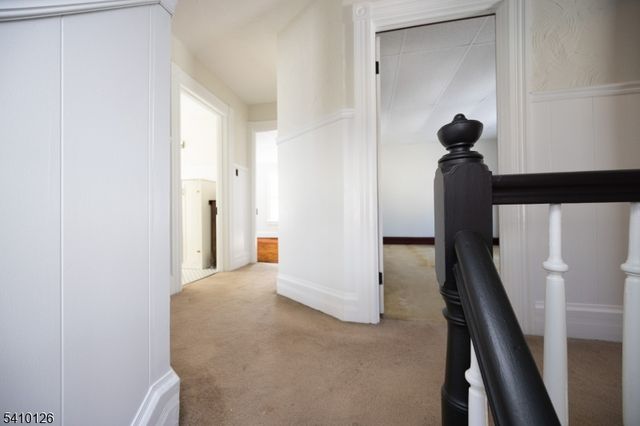 24 Townsend St, Newton Town, NJ 07860