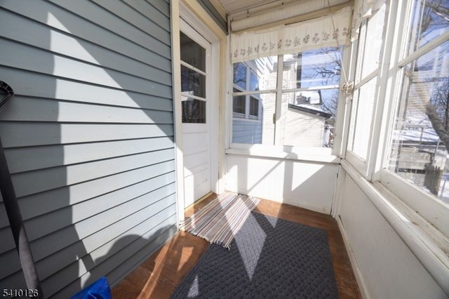 24 Townsend St, Newton Town, NJ 07860