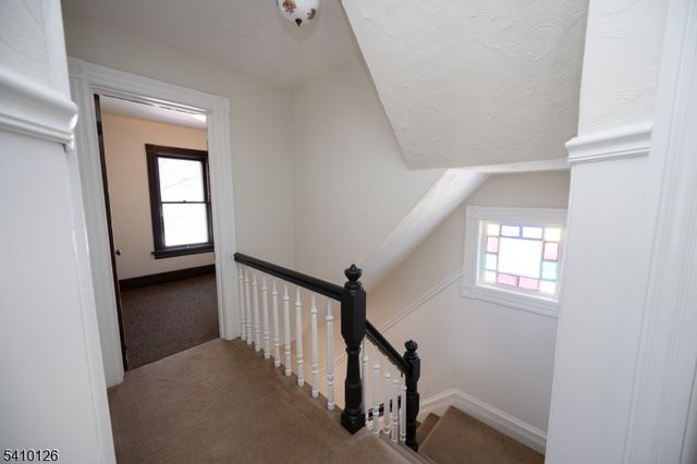 24 Townsend St, Newton Town, NJ 07860