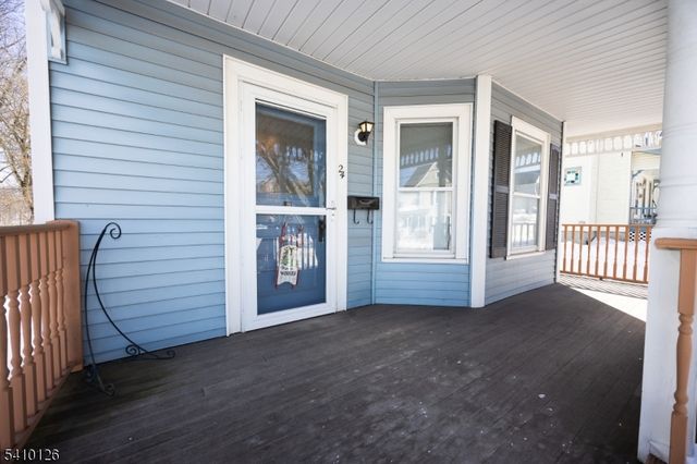 24 Townsend St, Newton Town, NJ 07860