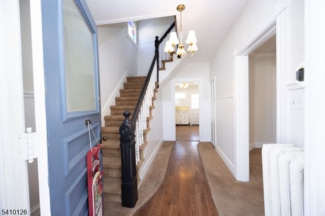 24 Townsend St, Newton Town, NJ 07860