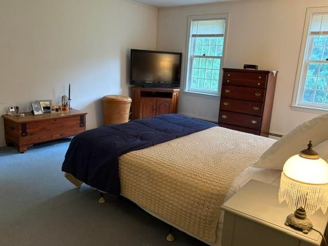 5 McEnroe Drive, Londonderry, NH 03053