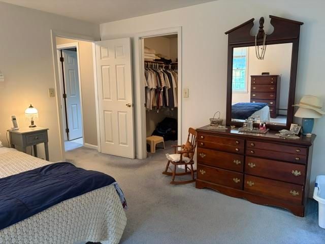 5 McEnroe Drive, Londonderry, NH 03053