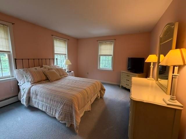5 McEnroe Drive, Londonderry, NH 03053