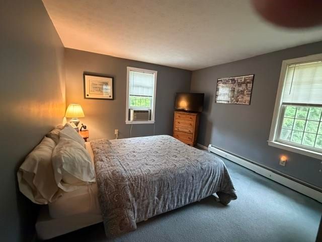 5 McEnroe Drive, Londonderry, NH 03053