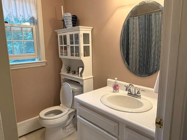 5 McEnroe Drive, Londonderry, NH 03053