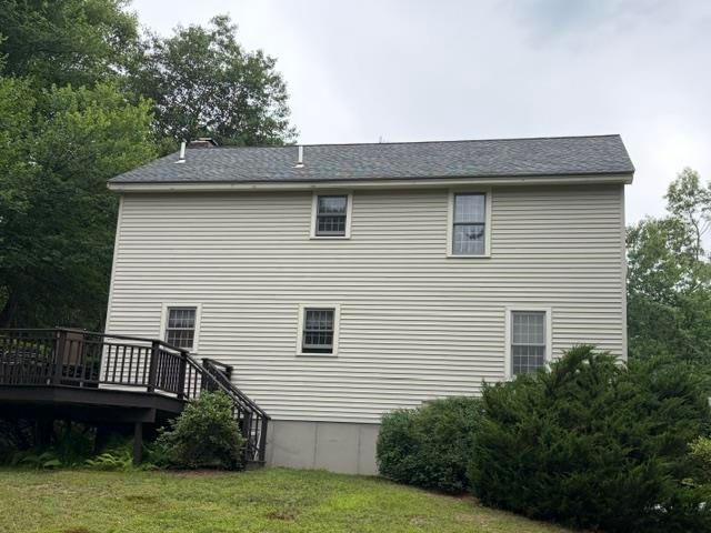 5 McEnroe Drive, Londonderry, NH 03053