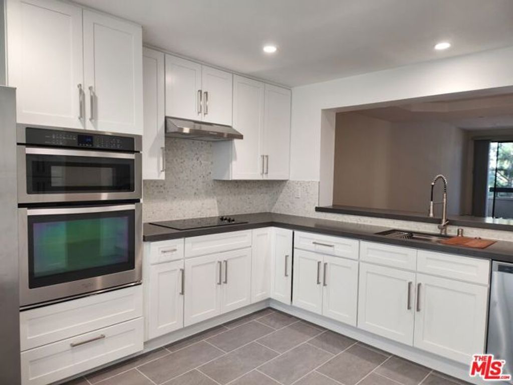 2122 Century Park Lane 213, Los Angeles, CA 90067