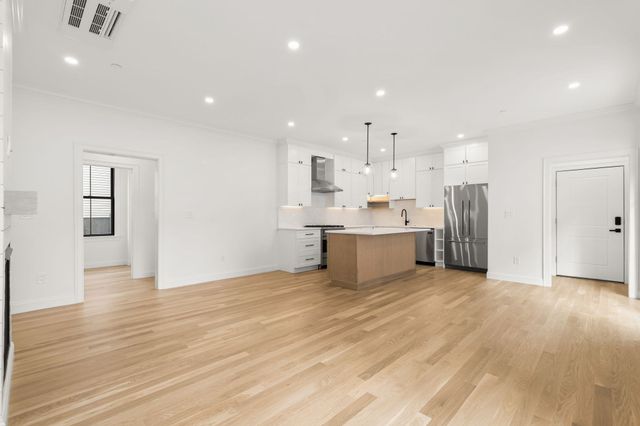 27 Shepard St 3, Boston, MA 02135