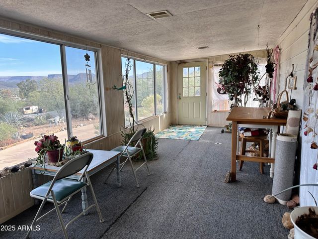 34851 S DESERT Cove, Black Canyon City, AZ 85324