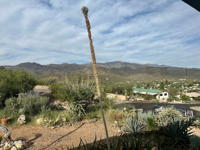 34851 S DESERT Cove, Black Canyon City, AZ 85324