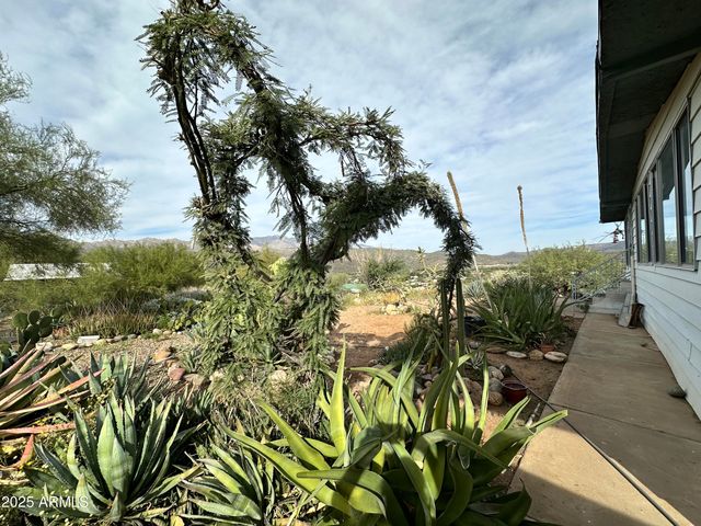 34851 S DESERT Cove, Black Canyon City, AZ 85324