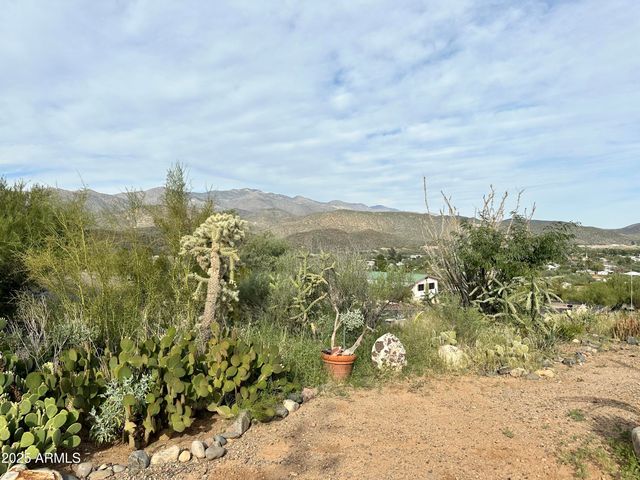 34851 S DESERT Cove, Black Canyon City, AZ 85324