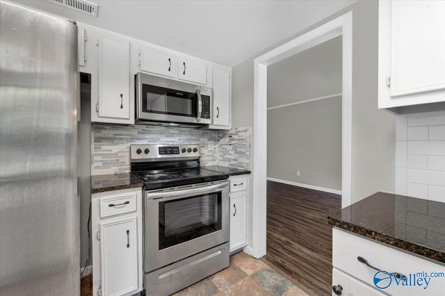 1922 Burlingame Drive, Huntsville, AL 35803