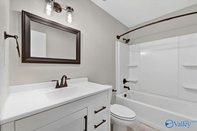 1922 Burlingame Drive, Huntsville, AL 35803