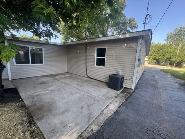 737 Foran Lane, Aurora, IL 60506