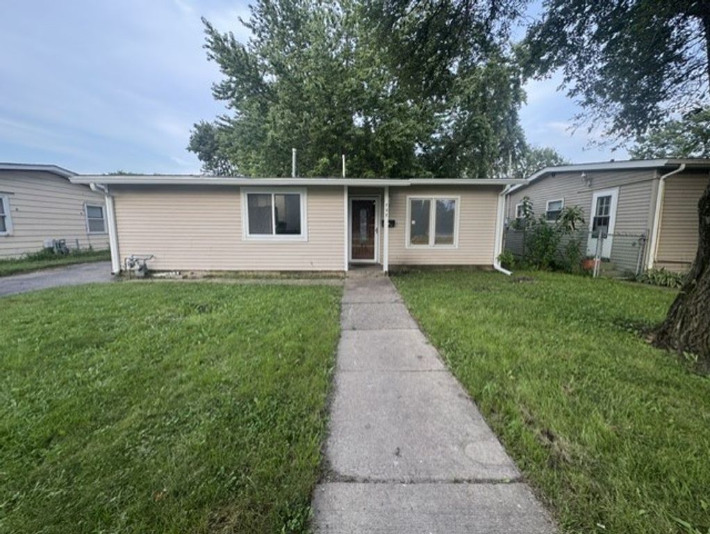 737 Foran Lane, Aurora, IL 60506