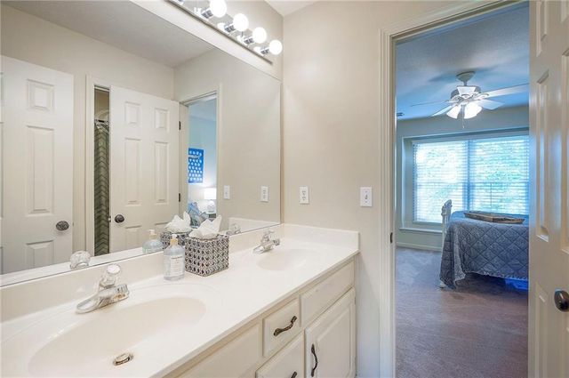 18440 Lamar Avenue, Stilwell, KS 66085