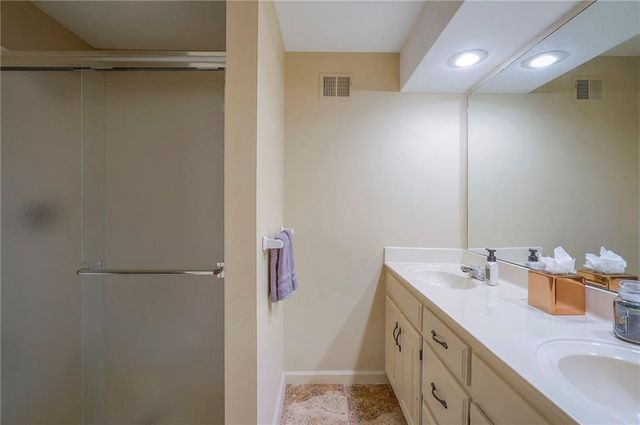 18440 Lamar Avenue, Stilwell, KS 66085