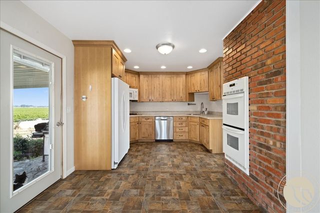 1794 N 4th Road, Huntley, MT 59037