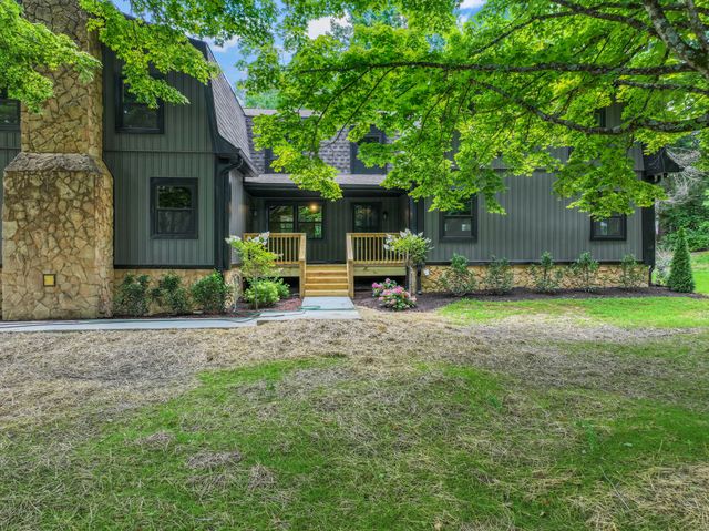 7121 Robinson Dr, Fairview, TN 37062