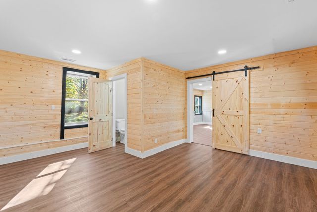 7121 Robinson Dr, Fairview, TN 37062