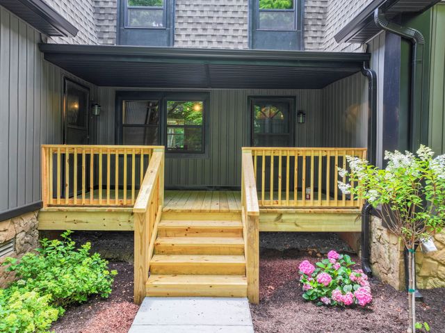 7121 Robinson Dr, Fairview, TN 37062