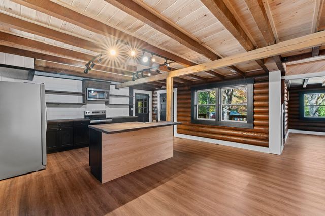 7121 Robinson Dr, Fairview, TN 37062