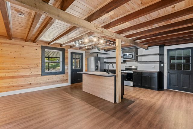 7121 Robinson Dr, Fairview, TN 37062