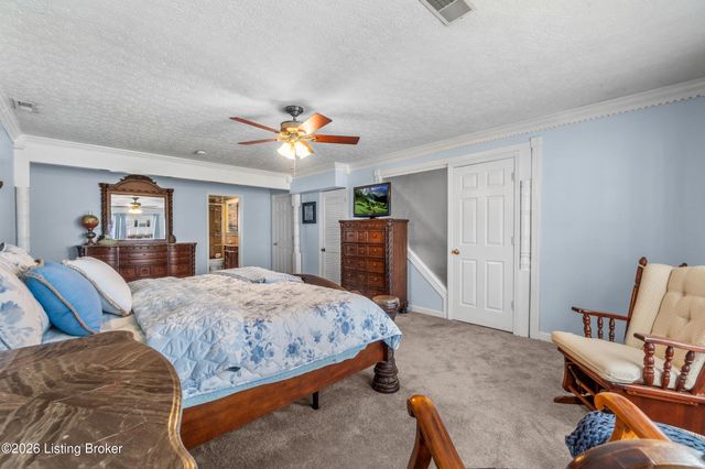 1123 Girard Dr, Louisville, KY 40222