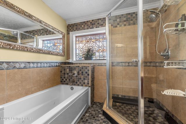 1123 Girard Dr, Louisville, KY 40222