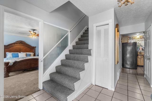 1123 Girard Dr, Louisville, KY 40222