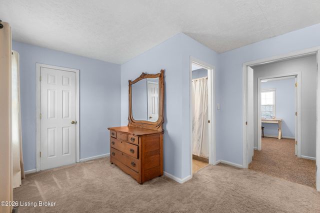 1123 Girard Dr, Louisville, KY 40222