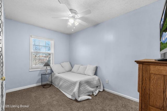 1123 Girard Dr, Louisville, KY 40222