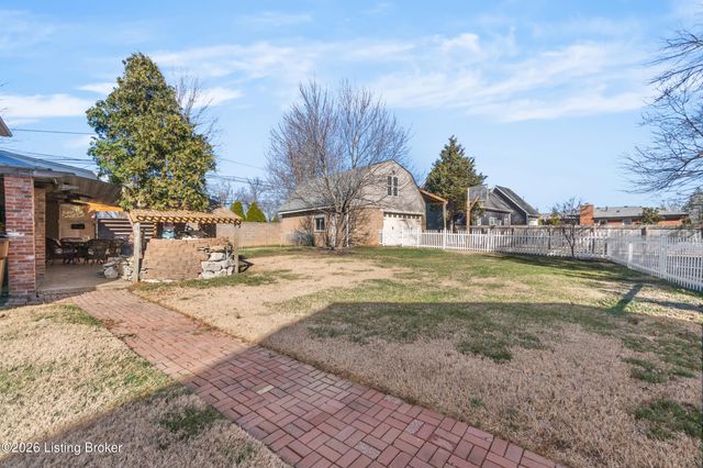 1123 Girard Dr, Louisville, KY 40222