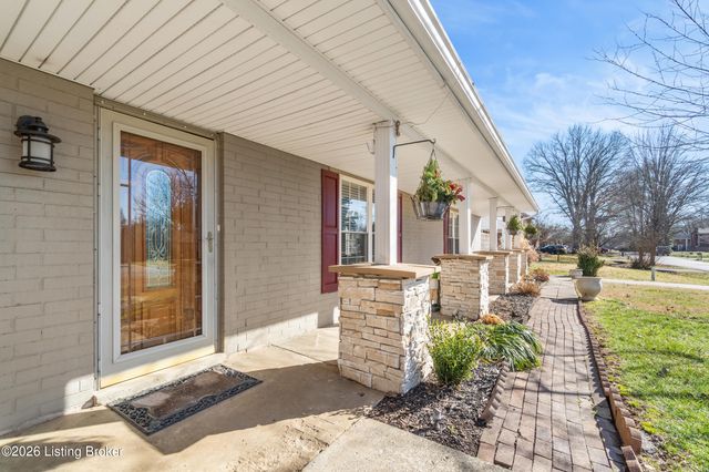 1123 Girard Dr, Louisville, KY 40222