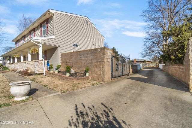 1123 Girard Dr, Louisville, KY 40222