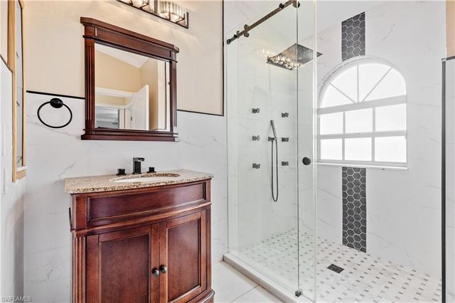 329 NE 9th ST, Cape Coral, FL 33909