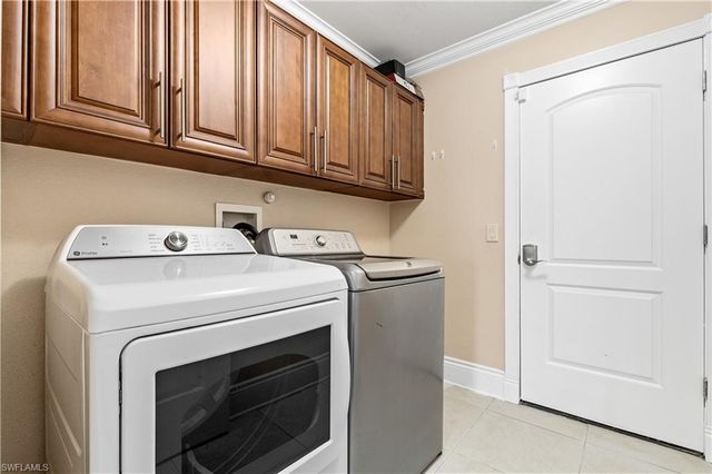 329 NE 9th ST, Cape Coral, FL 33909