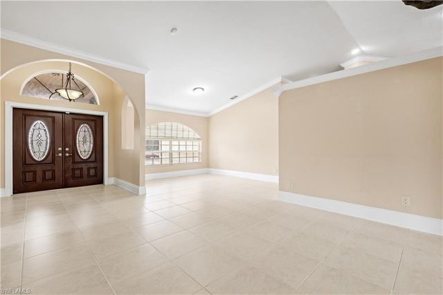 329 NE 9th ST, Cape Coral, FL 33909